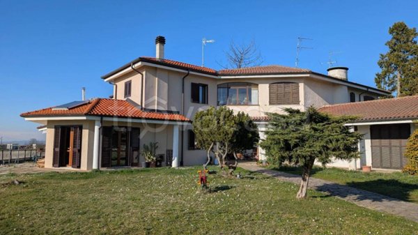 casa indipendente in vendita ad Alessandria in zona Cascinagrossa