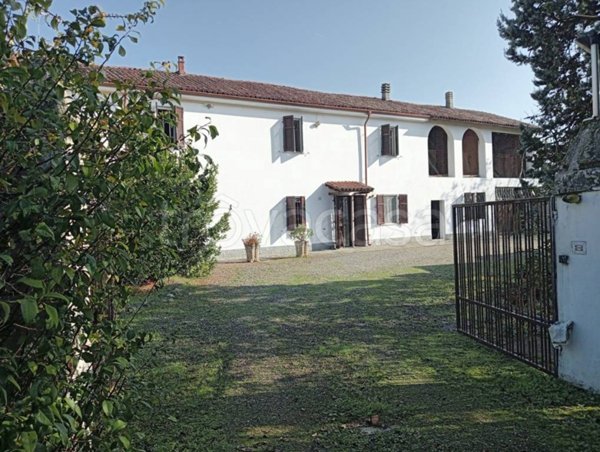 casa indipendente in vendita ad Alessandria in zona Litta Parodi