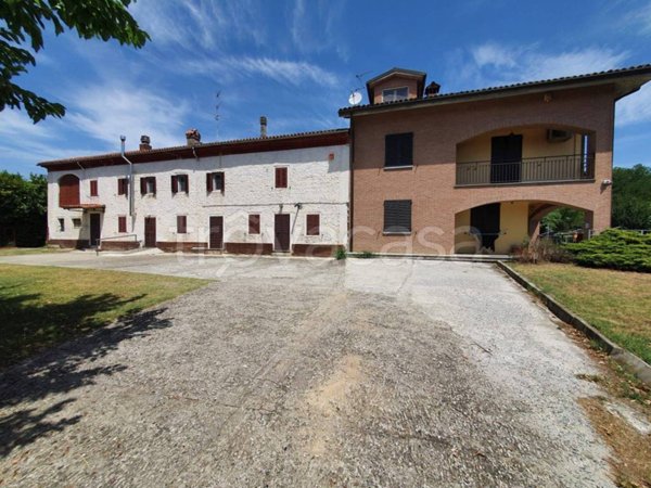 casa indipendente in vendita ad Alessandria in zona Valle San Bartolomeo