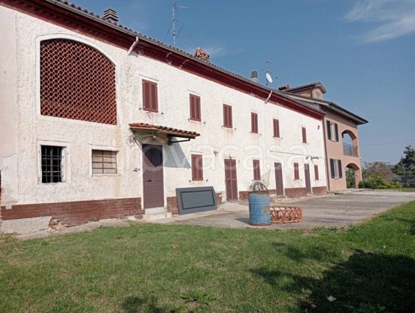 casa indipendente in vendita ad Alessandria in zona Valle San Bartolomeo