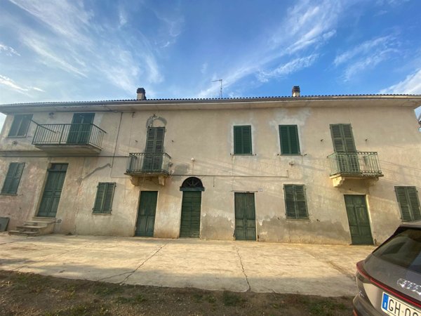 casa indipendente in vendita ad Alessandria in zona Valmadonna