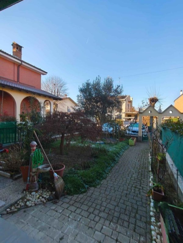 casa indipendente in vendita ad Alessandria in zona Spinetta Marengo