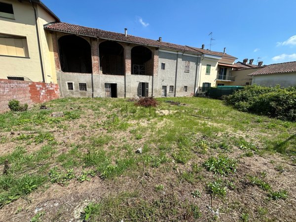 casa indipendente in vendita ad Alessandria in zona Villa del Foro