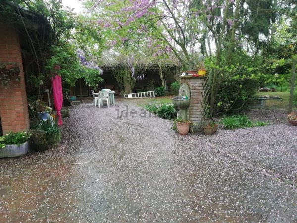 casa indipendente in vendita ad Alessandria in zona San Michele