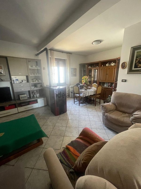 casa indipendente in vendita ad Alessandria in zona Cascinagrossa