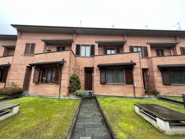 casa indipendente in vendita ad Alessandria in zona Orti