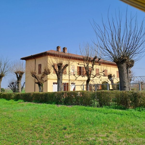 casa indipendente in vendita ad Alessandria