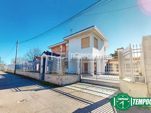 casa indipendente in vendita ad Alessandria in zona Borgo Cittadella