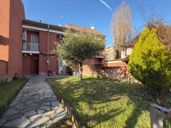 casa indipendente in vendita ad Alessandria in zona zona Pista