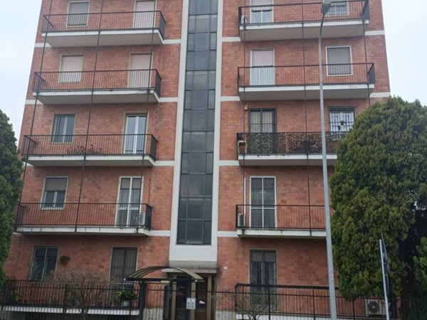 appartamento in vendita ad Alessandria in zona Galimberti