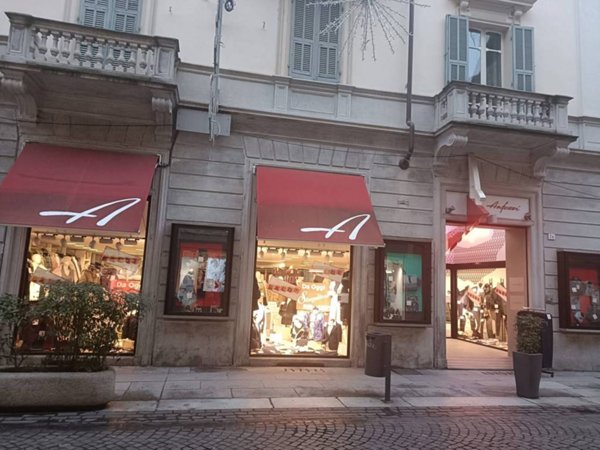 negozio in vendita ad Alessandria in zona Centro Città