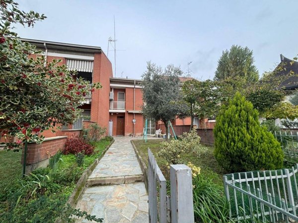 casa indipendente in vendita ad Alessandria in zona zona Pista