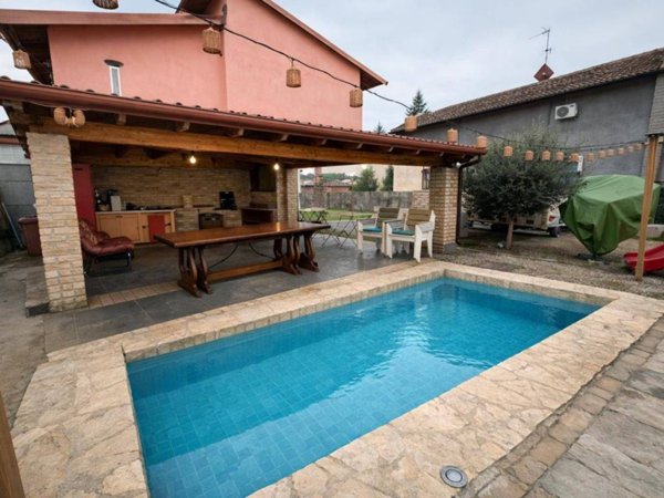 casa indipendente in vendita ad Alessandria in zona Il Cristo