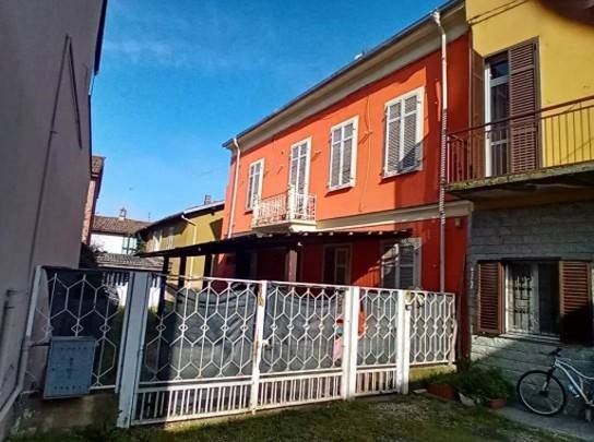 casa indipendente in vendita ad Alessandria in zona Litta Parodi