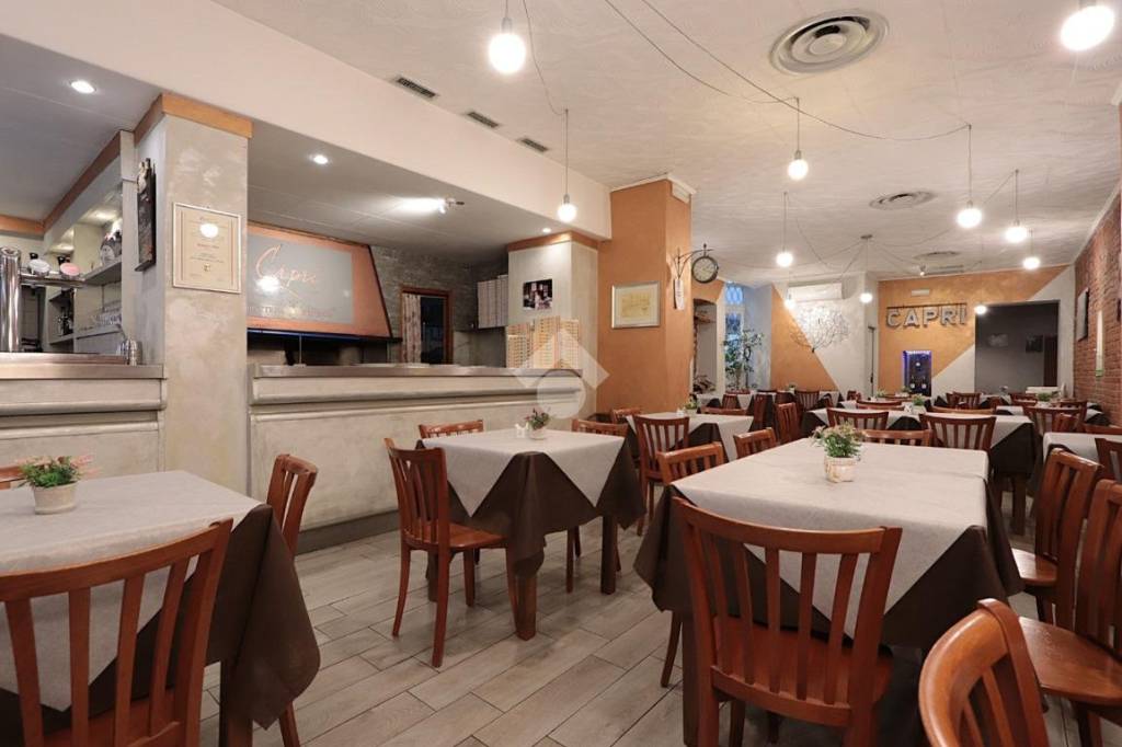 negozio in vendita ad Alessandria in zona Piazza Garibaldi