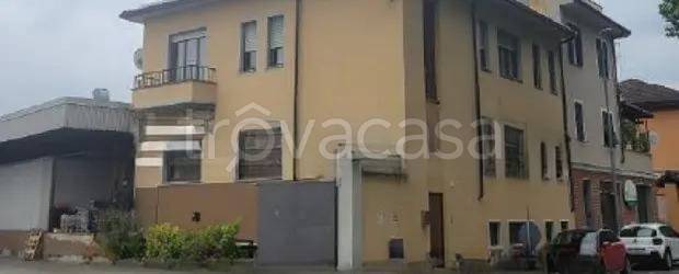 locale commerciale in vendita ad Alessandria in zona Orti