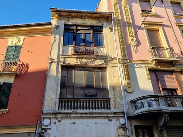 casa indipendente in vendita ad Alessandria in zona Borgo Rovereto