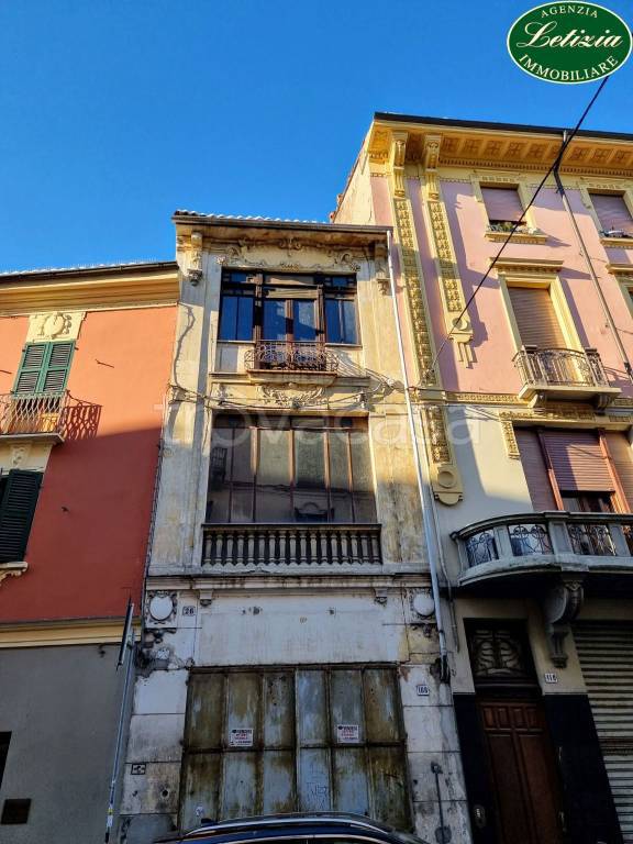 casa indipendente in vendita ad Alessandria in zona Borgo Rovereto