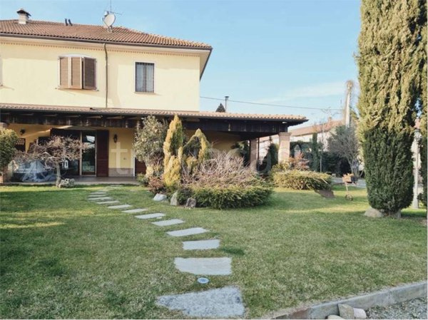casa indipendente in vendita ad Alessandria in zona Litta Parodi