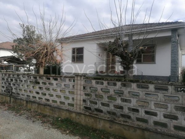 casa indipendente in vendita ad Alessandria in zona Spinetta Marengo