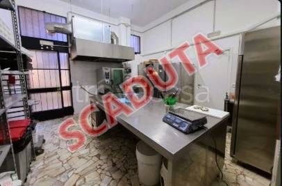 negozio in vendita ad Alessandria in zona Centro Città