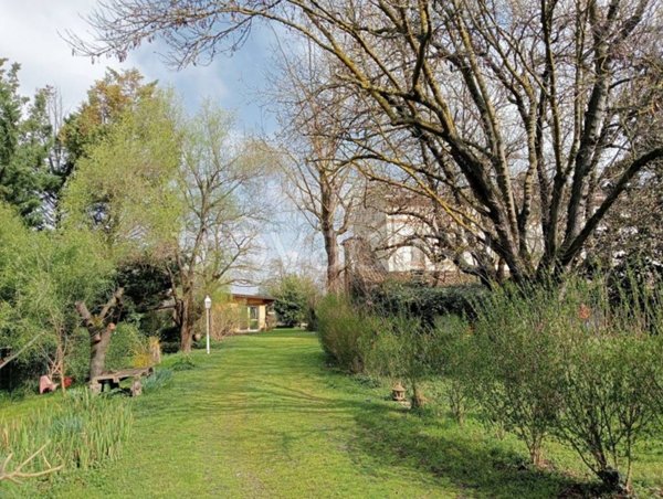 casa indipendente in vendita ad Alessandria in zona Valmadonna