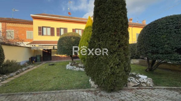 casa indipendente in vendita ad Alessandria in zona Castelceriolo