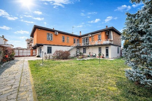 casa indipendente in vendita ad Alessandria in zona Orti