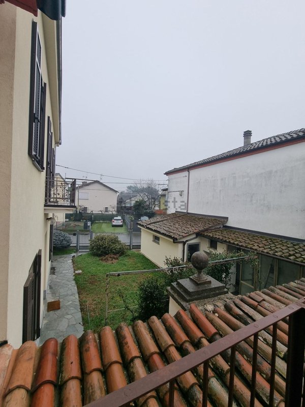 casa indipendente in vendita ad Alessandria in zona Litta Parodi