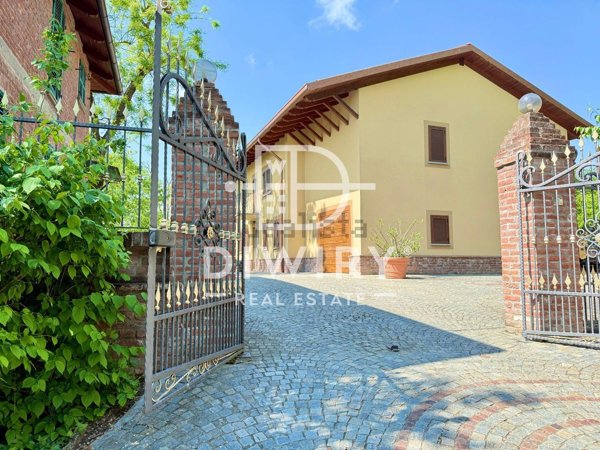 casa indipendente in vendita ad Alessandria in zona Valle San Bartolomeo