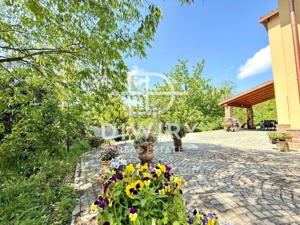 casa indipendente in vendita ad Alessandria in zona Valle San Bartolomeo