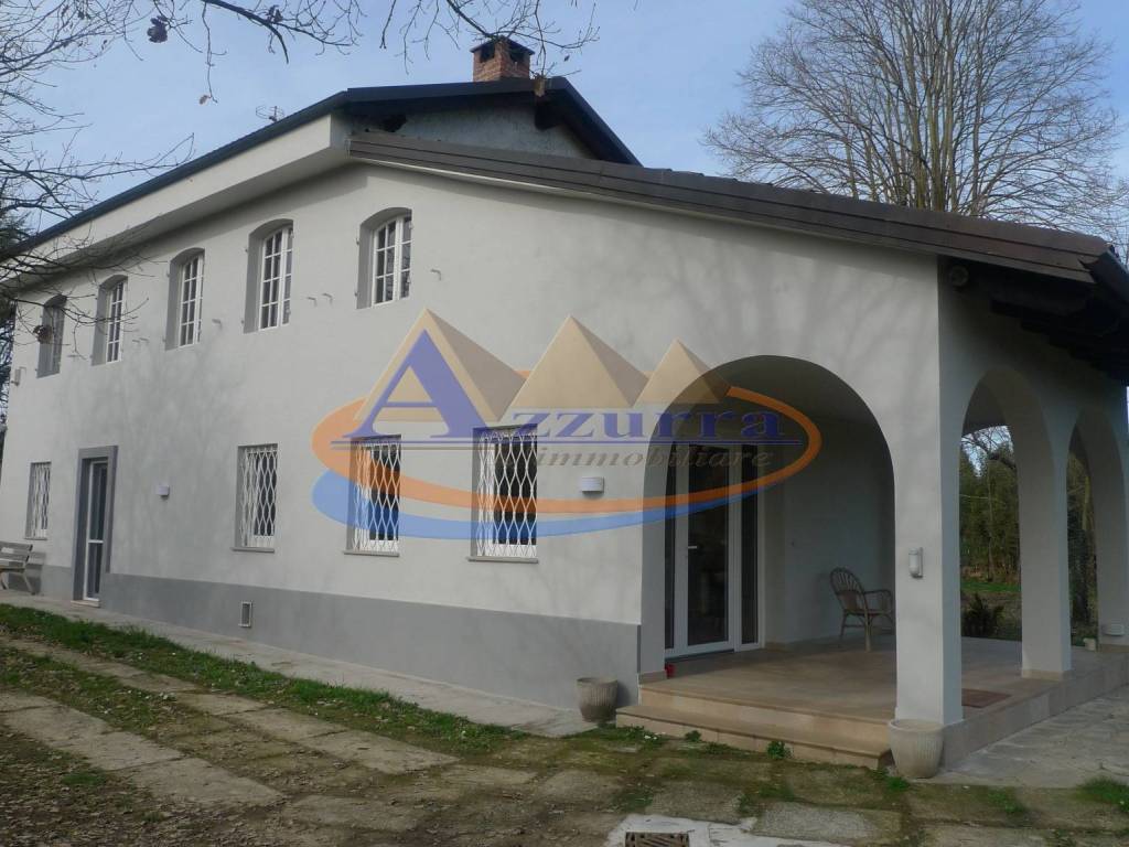 casa indipendente in vendita ad Alessandria in zona Valle San Bartolomeo