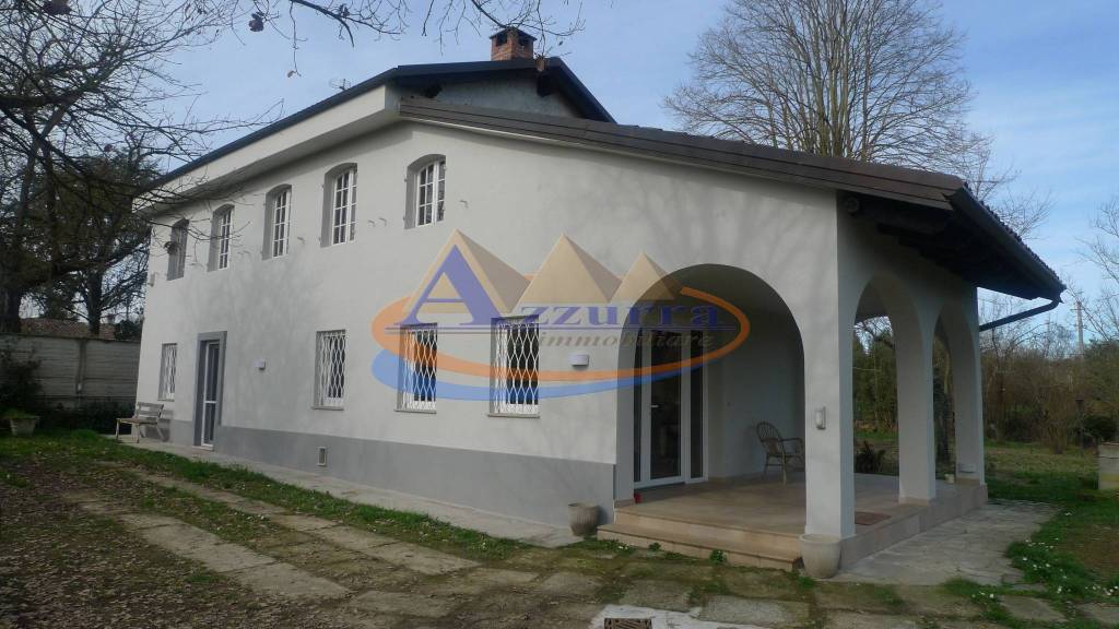 casa indipendente in vendita ad Alessandria in zona Valle San Bartolomeo