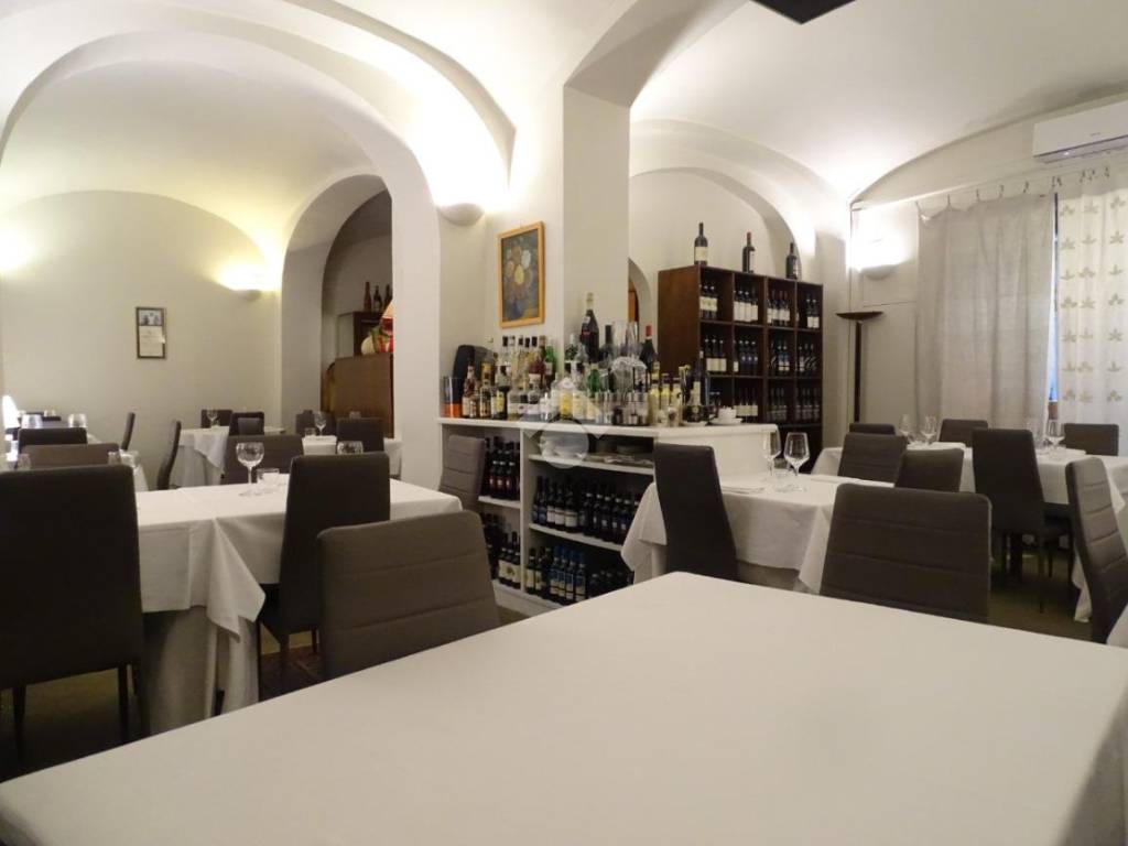 negozio in vendita ad Alessandria in zona Piazza Garibaldi