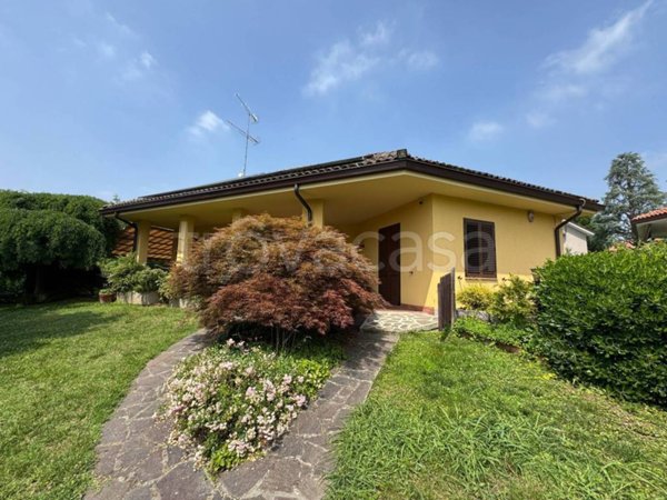casa indipendente in vendita ad Alessandria in zona Valle San Bartolomeo