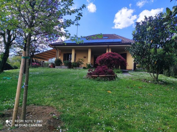 casa indipendente in vendita ad Alessandria in zona Valle San Bartolomeo