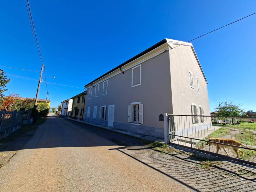 casa indipendente in vendita ad Alessandria in zona San Giuliano Vecchio