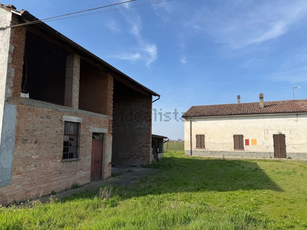 casa indipendente in vendita ad Alessandria