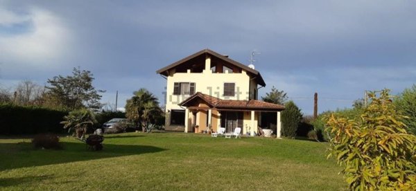 casa indipendente in vendita ad Alessandria in zona San Giuliano Nuovo