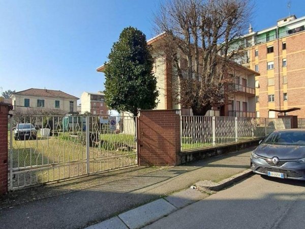 intera palazzina in vendita ad Alessandria in zona Il Cristo