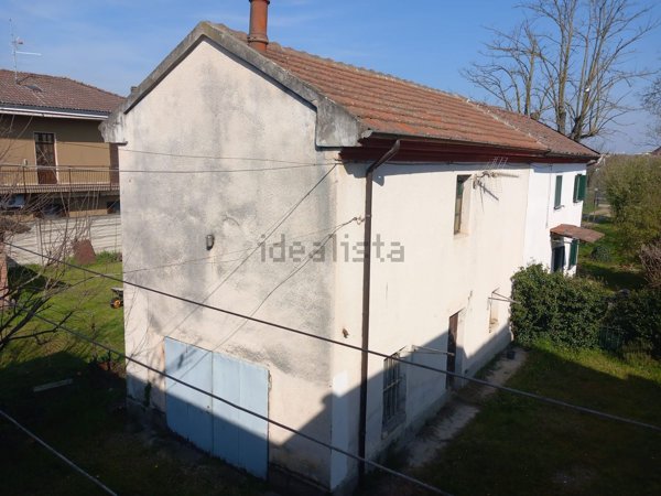 casa indipendente in vendita ad Alessandria