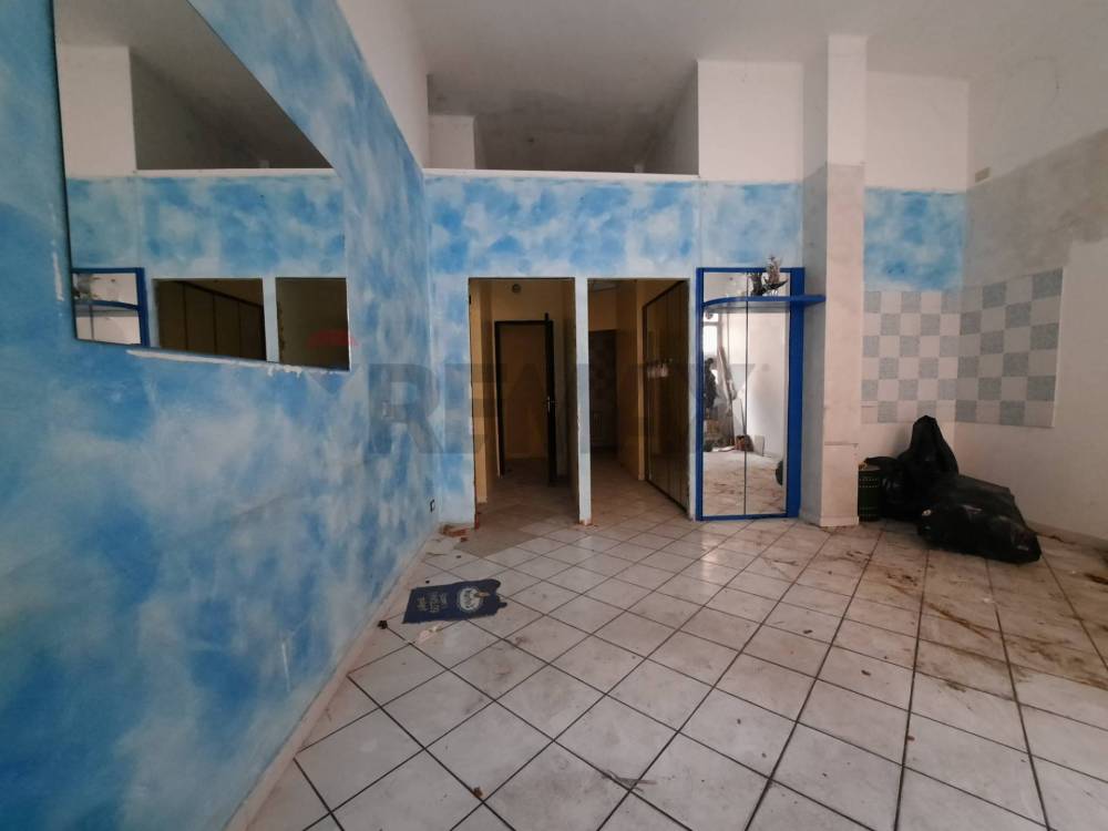 locale commerciale in vendita ad Alessandria in zona Borsalino