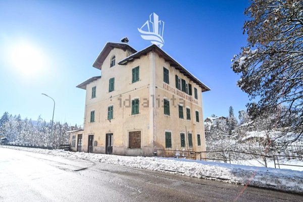 casa indipendente in vendita ad Alessandria in zona zona Pista