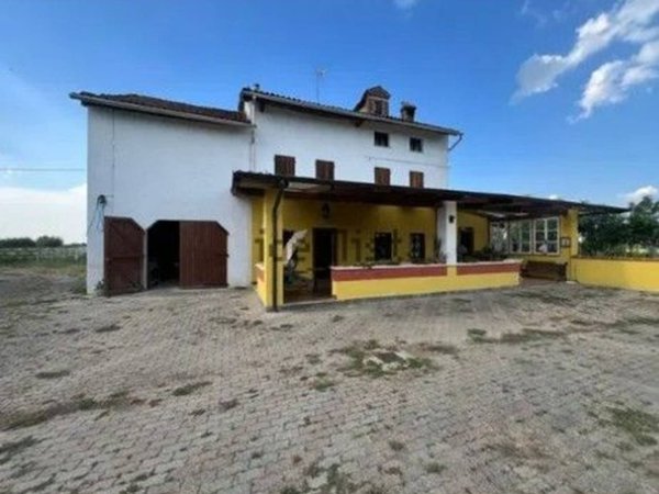 casa indipendente in vendita ad Alessandria in zona Cantalupo