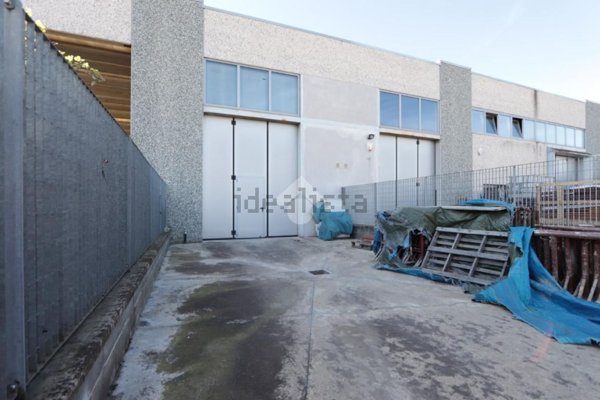 capannone in vendita ad Alessandria in zona Il Cristo