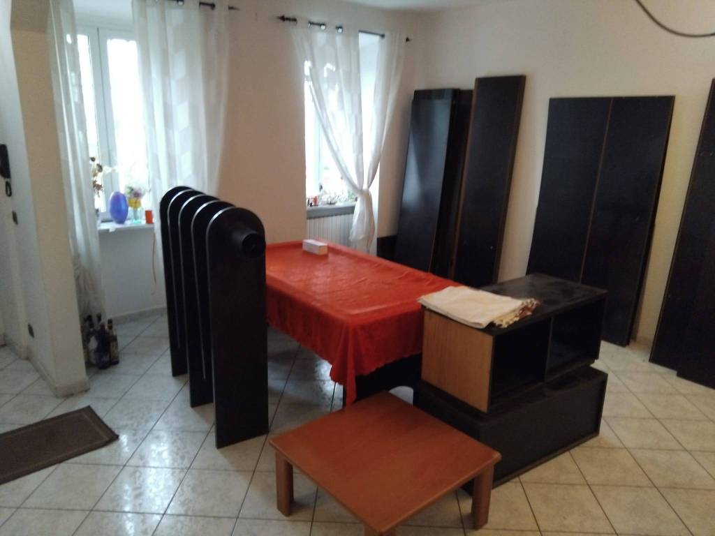 casa indipendente in vendita ad Alessandria in zona Lobbi