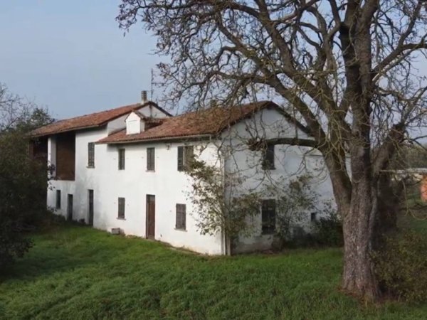 casa indipendente in vendita ad Alessandria in zona Cascinagrossa