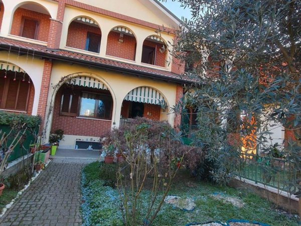 casa indipendente in vendita ad Alessandria in zona Spinetta Marengo