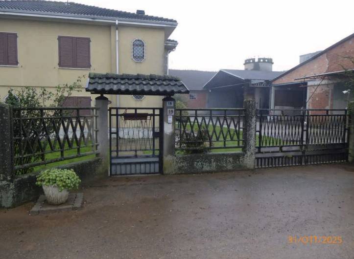 appartamento in vendita ad Alessandria in zona Valle San Bartolomeo