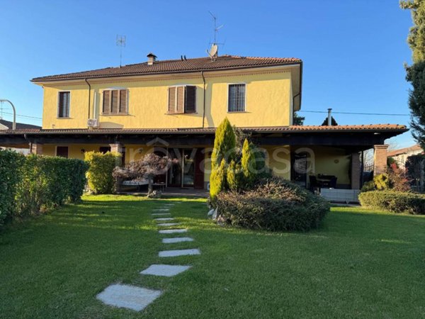 casa indipendente in vendita ad Alessandria in zona Litta Parodi